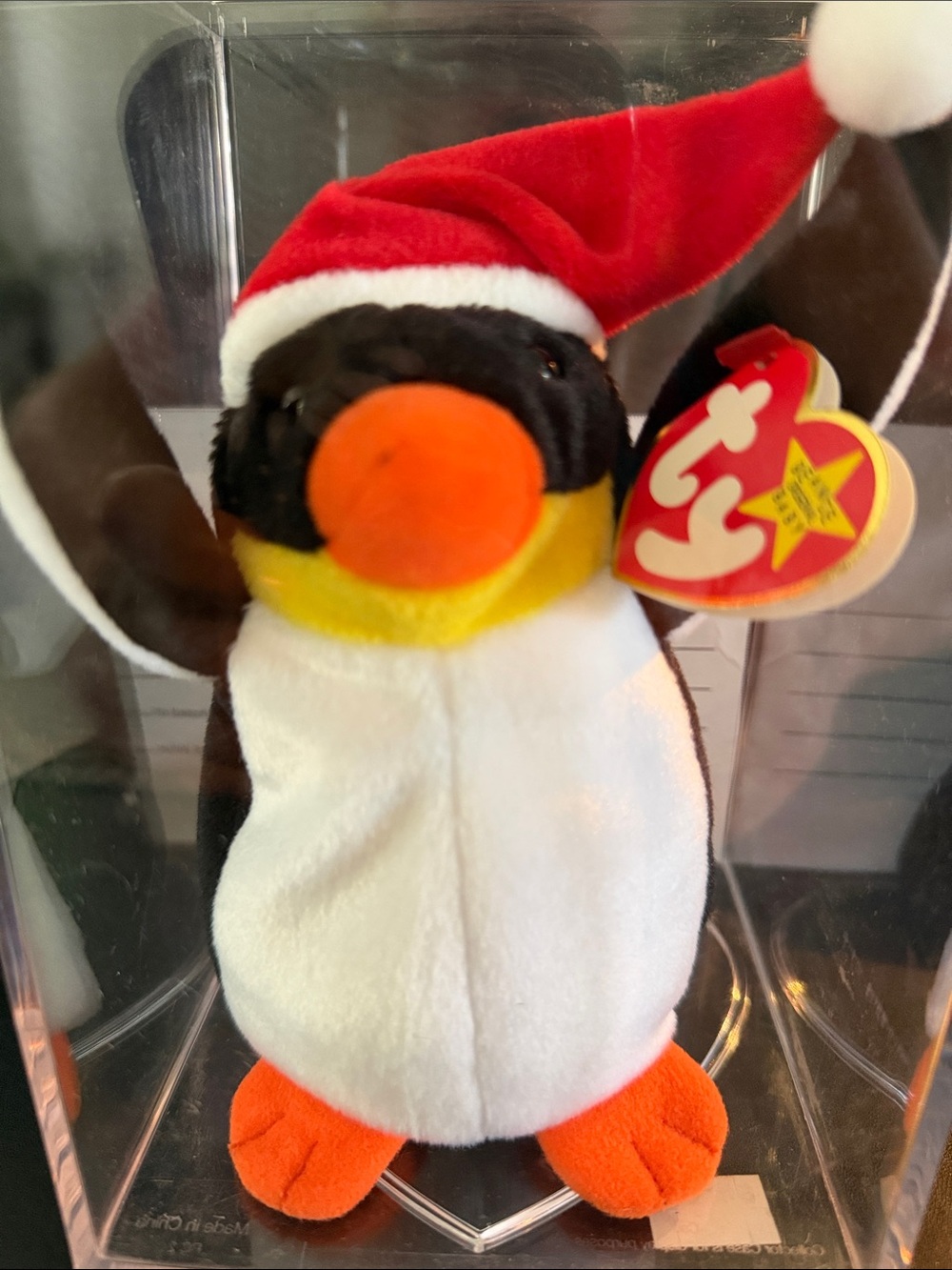 1998 RARE & RETIRED TY BEANIE BABY~ZERO THE CHRISTMAS
SANTA PENGUIN~IN CASE
